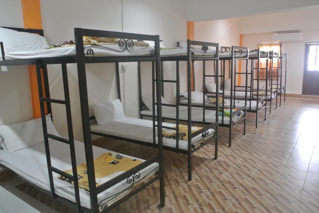 Orange Backpacker Hostel Vientiane Room photo