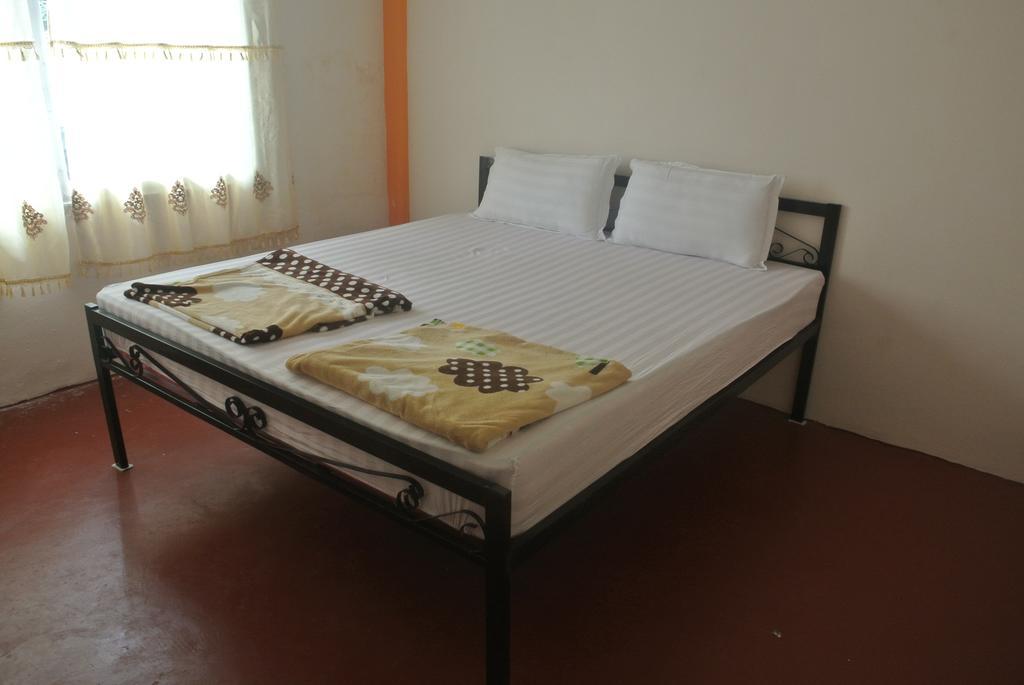 Orange Backpacker Hostel Vientiane Room photo