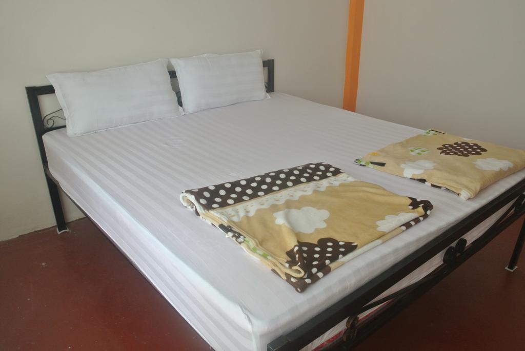 Orange Backpacker Hostel Vientiane Room photo