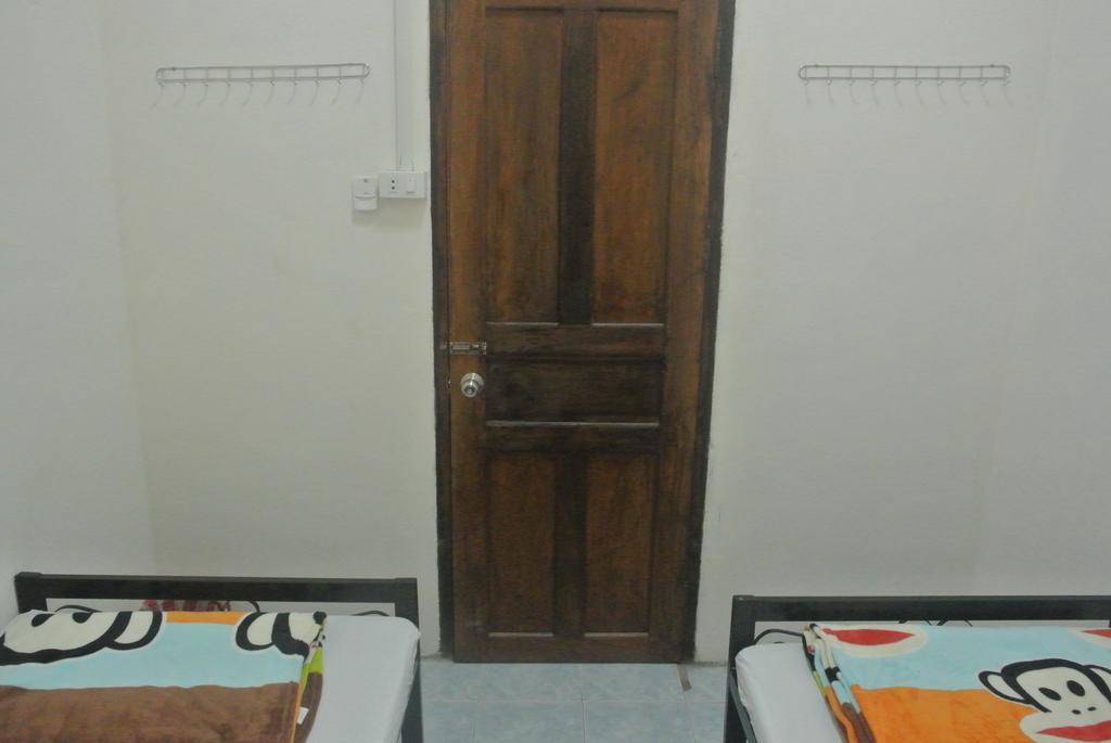 Orange Backpacker Hostel Vientiane Room photo