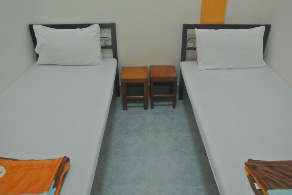 Orange Backpacker Hostel Vientiane Room photo