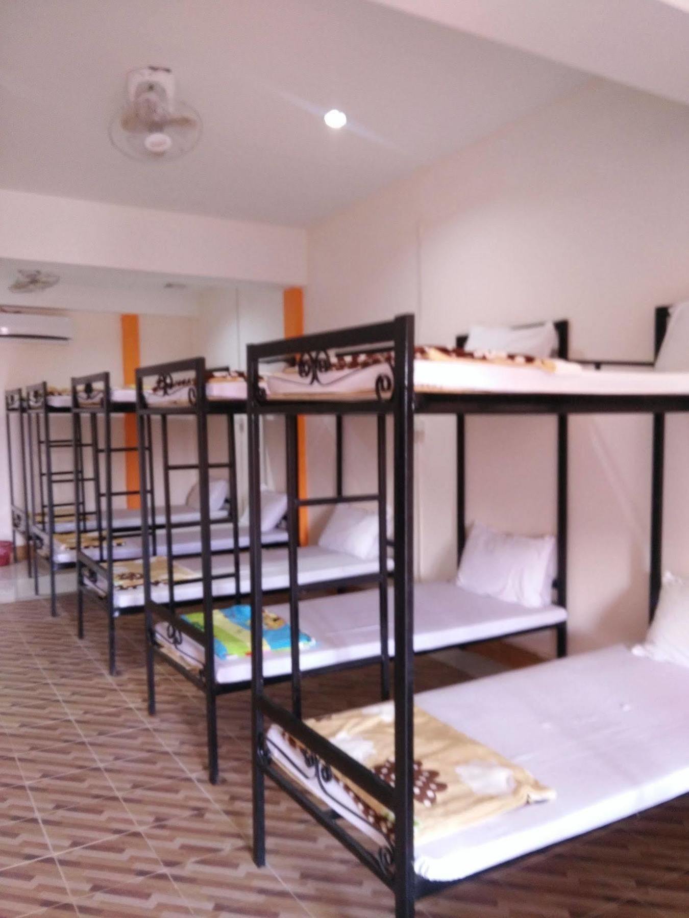 Orange Backpacker Hostel Vientiane Exterior photo